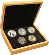 Σετ 5 Ασημένια Νομίσματα 1 ουγγιάς 2023 σε Κουτί: Αγγλίας, Σφενδάμου, Φιλαρμονικής, Αετού, Κουνελιού
