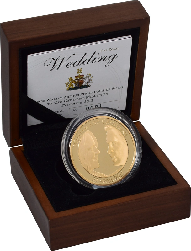 2011 Proof Gold Crown £5 Coin Royal Wedding William and Catherine Boxed